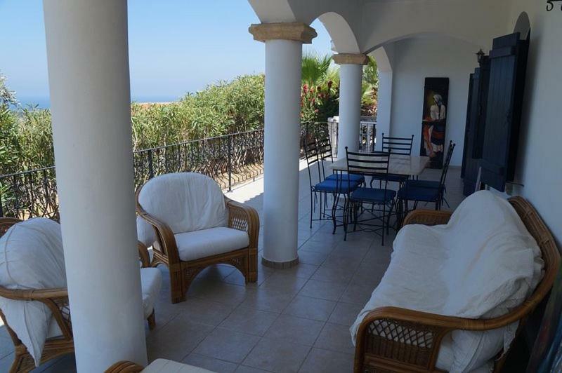 Villa Layla Kyrenia  Luaran gambar
