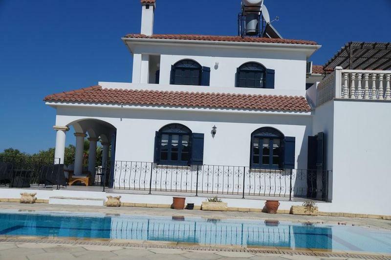 Villa Layla Kyrenia  Luaran gambar