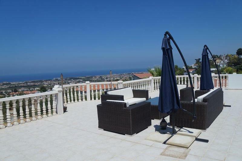 Villa Layla Kyrenia  Luaran gambar