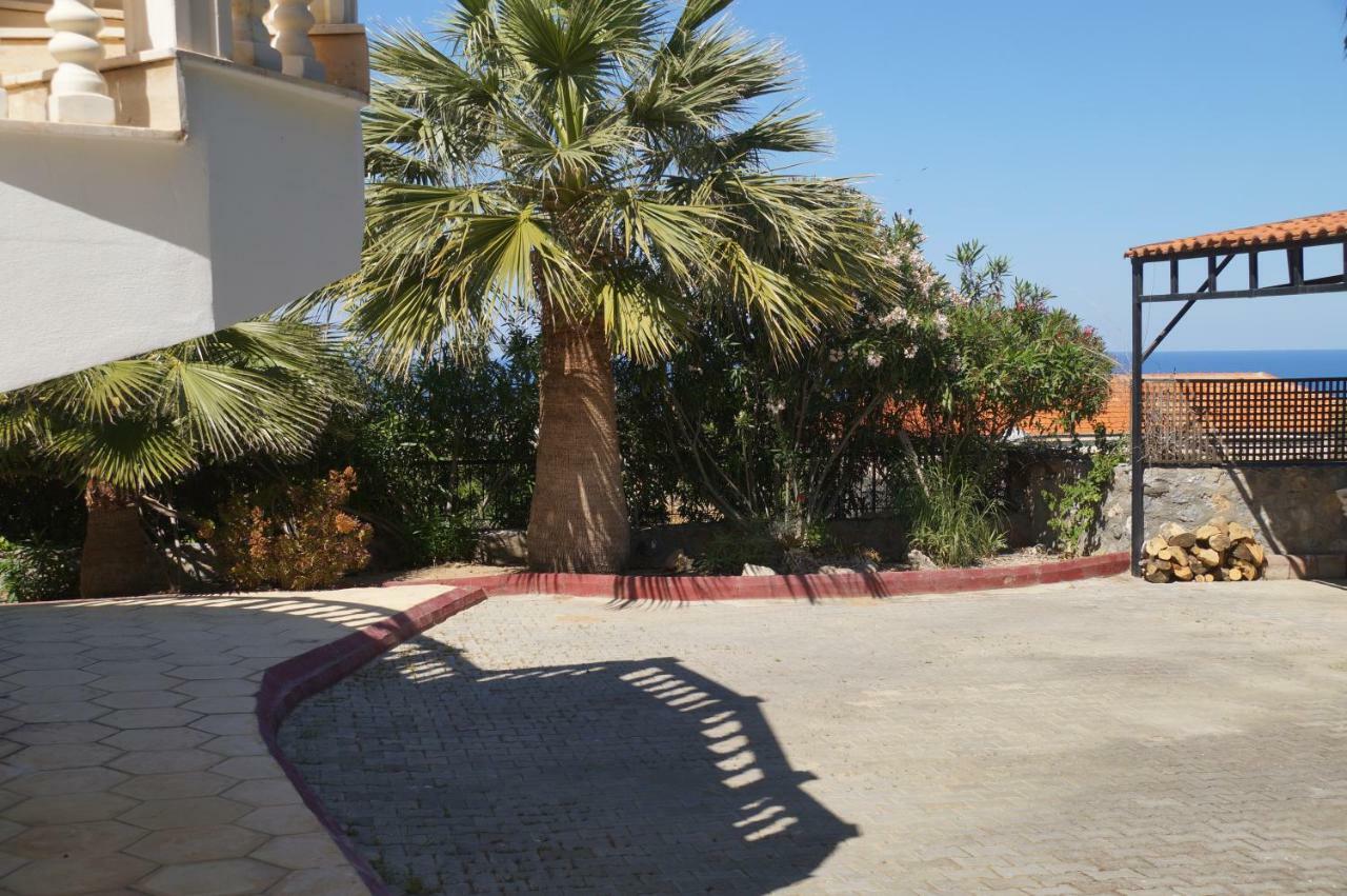 Villa Layla Kyrenia  Luaran gambar