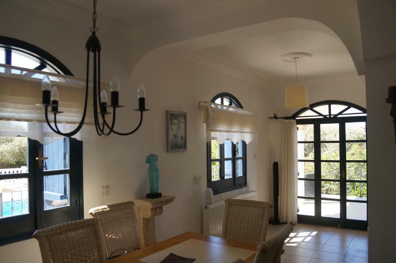 Villa Layla Kyrenia  Luaran gambar