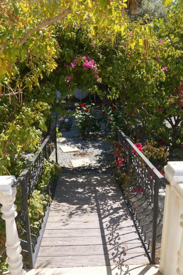 Villa Layla Kyrenia  Luaran gambar